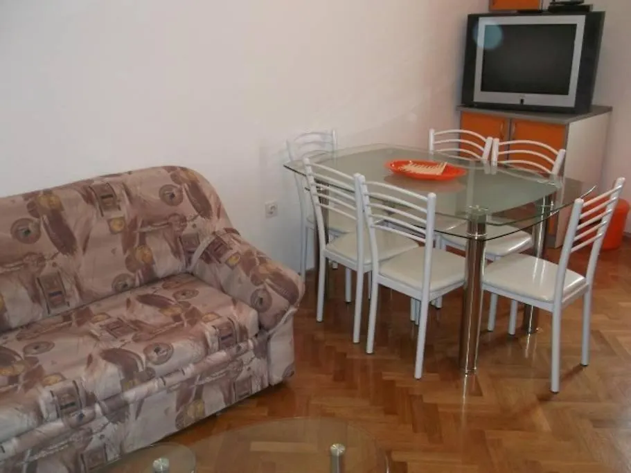 Apartment In Preko With Terrace, Air Conditioning, Wi-Fi, Washing Machine 0*,