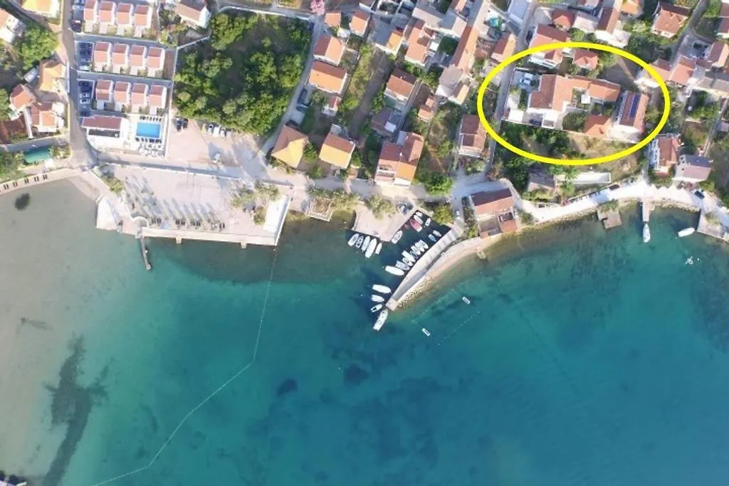 Apartment In Preko With Terrace, Air Conditioning, Wi-Fi, Washing Machine Croacia