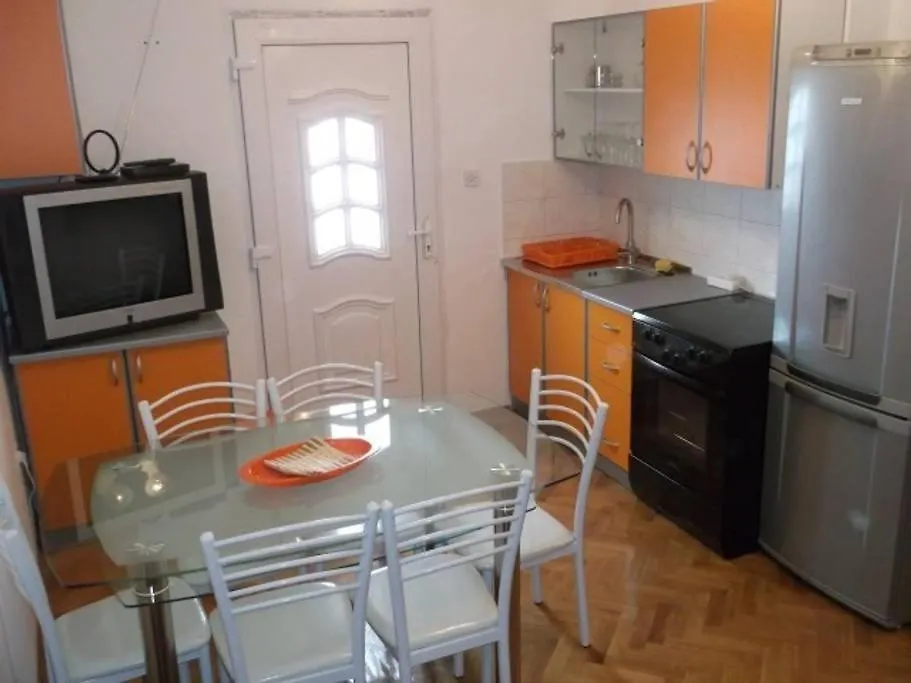 Apartment In Preko With Terrace, Air Conditioning, Wi-Fi, Washing Machine